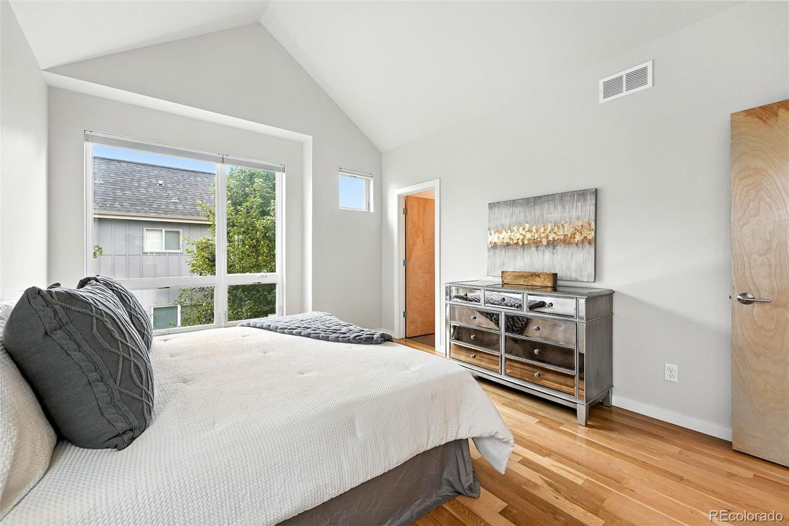 1376 Snowberry Lane