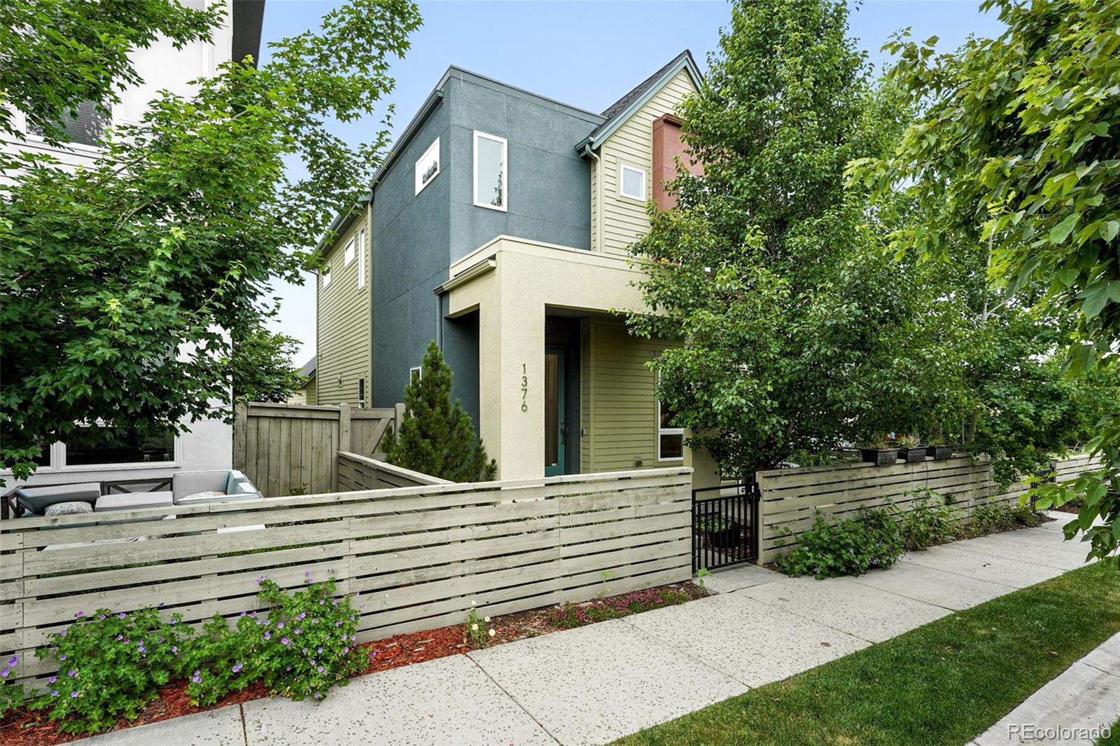 1376 Snowberry Lane