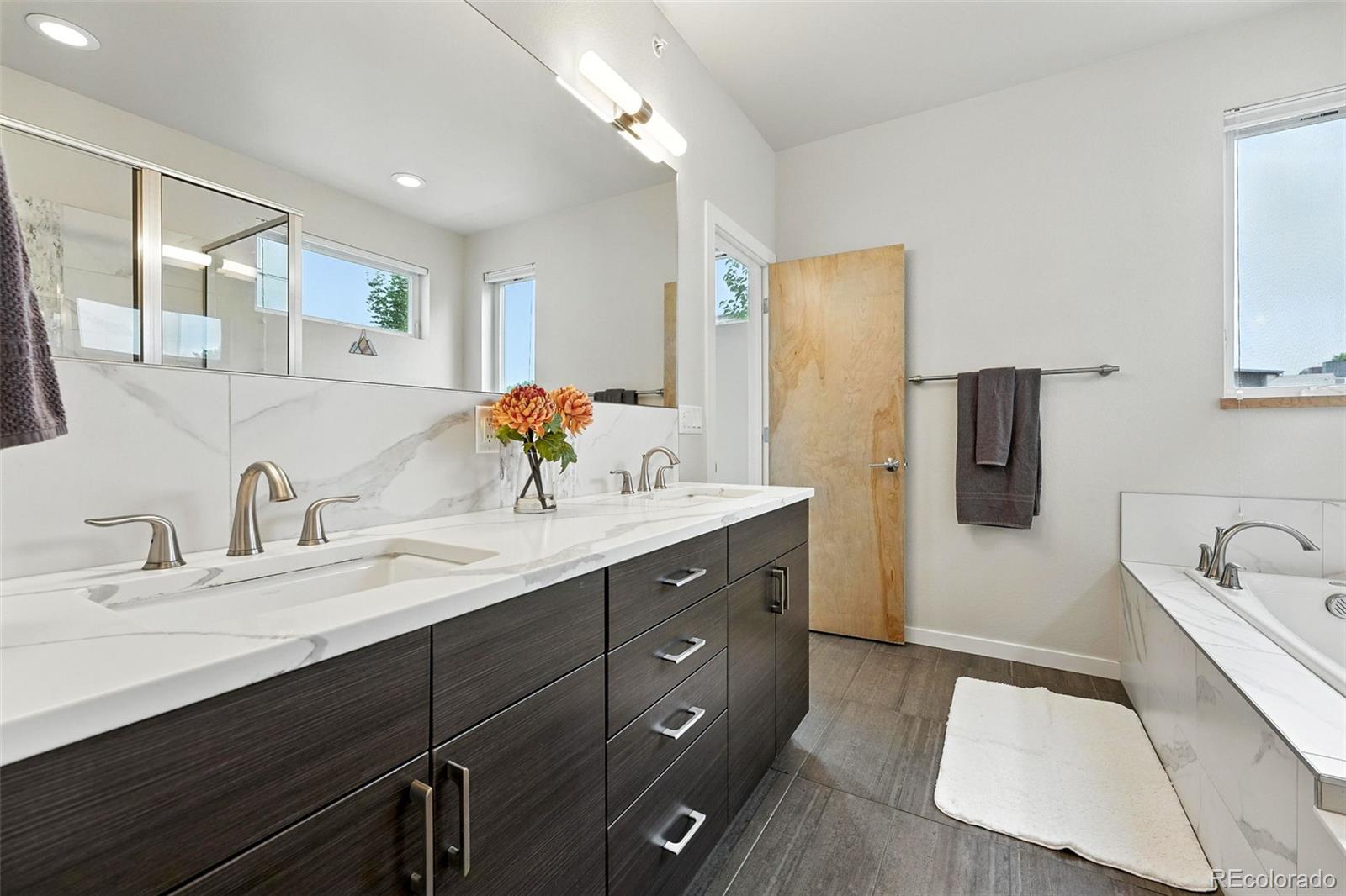 1376 Snowberry Lane