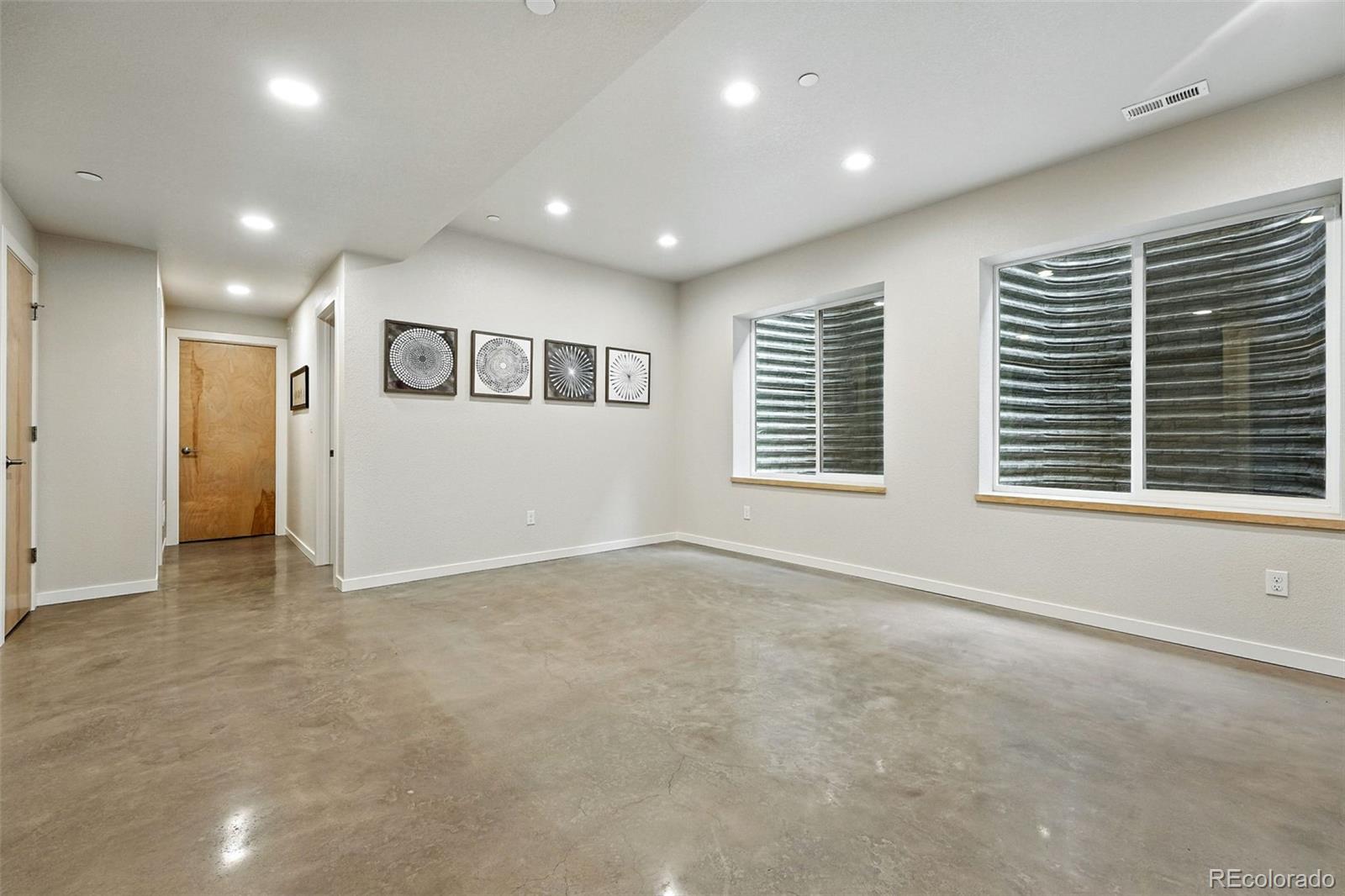 1376 Snowberry Lane