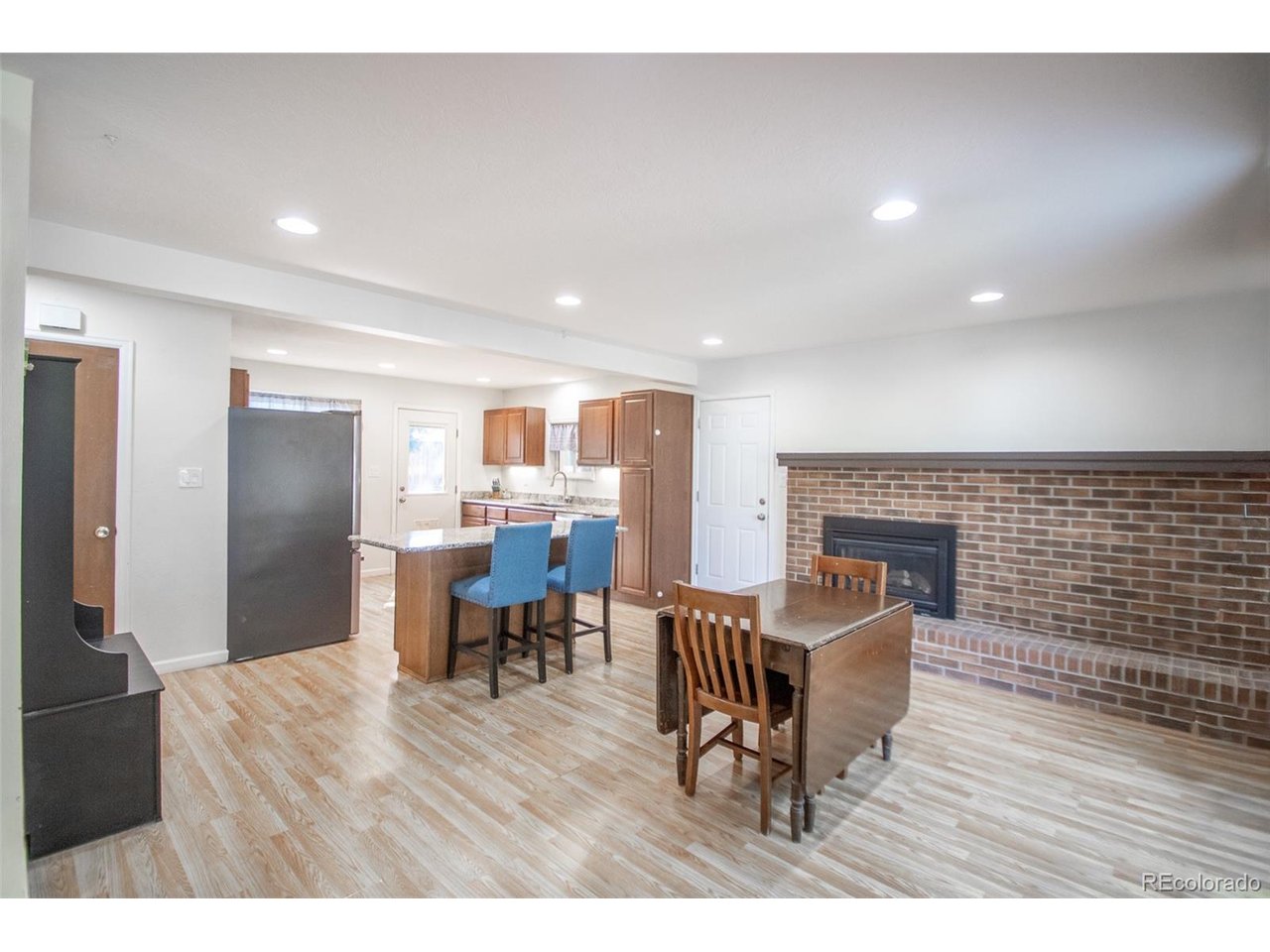 328 S 24th Ave