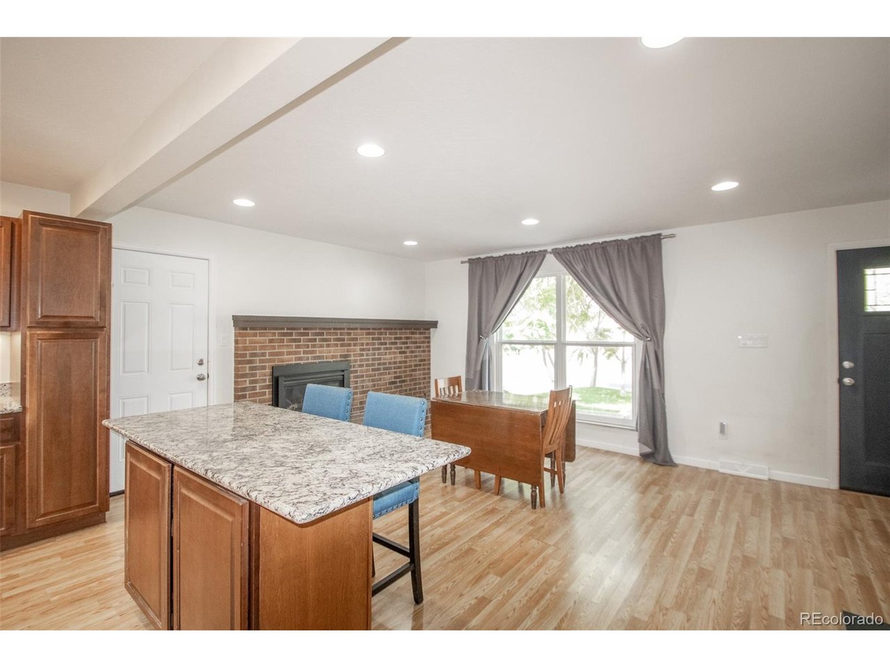 328 S 24th Ave
