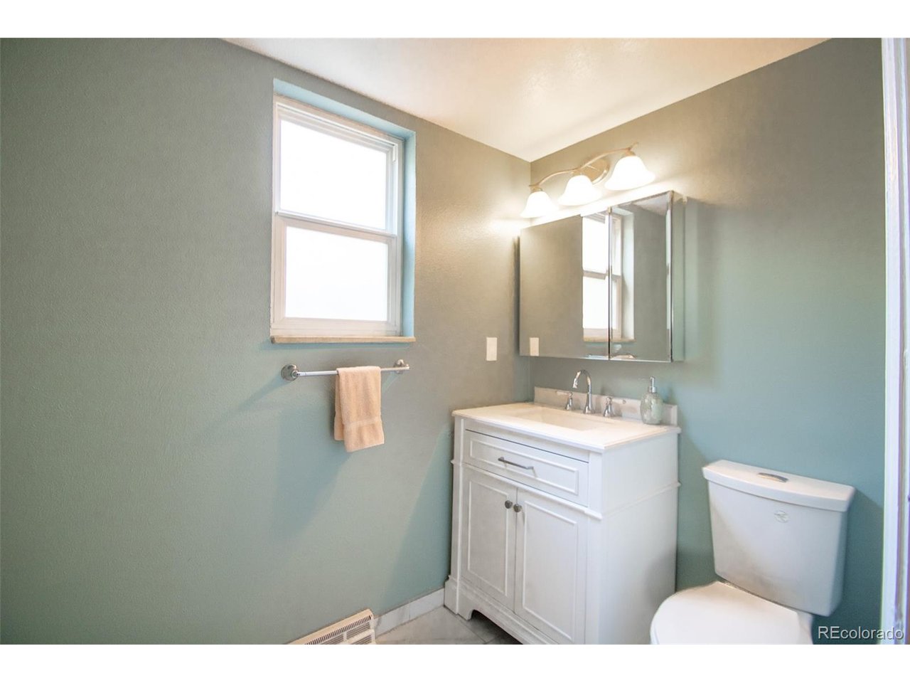 328 S 24th Ave