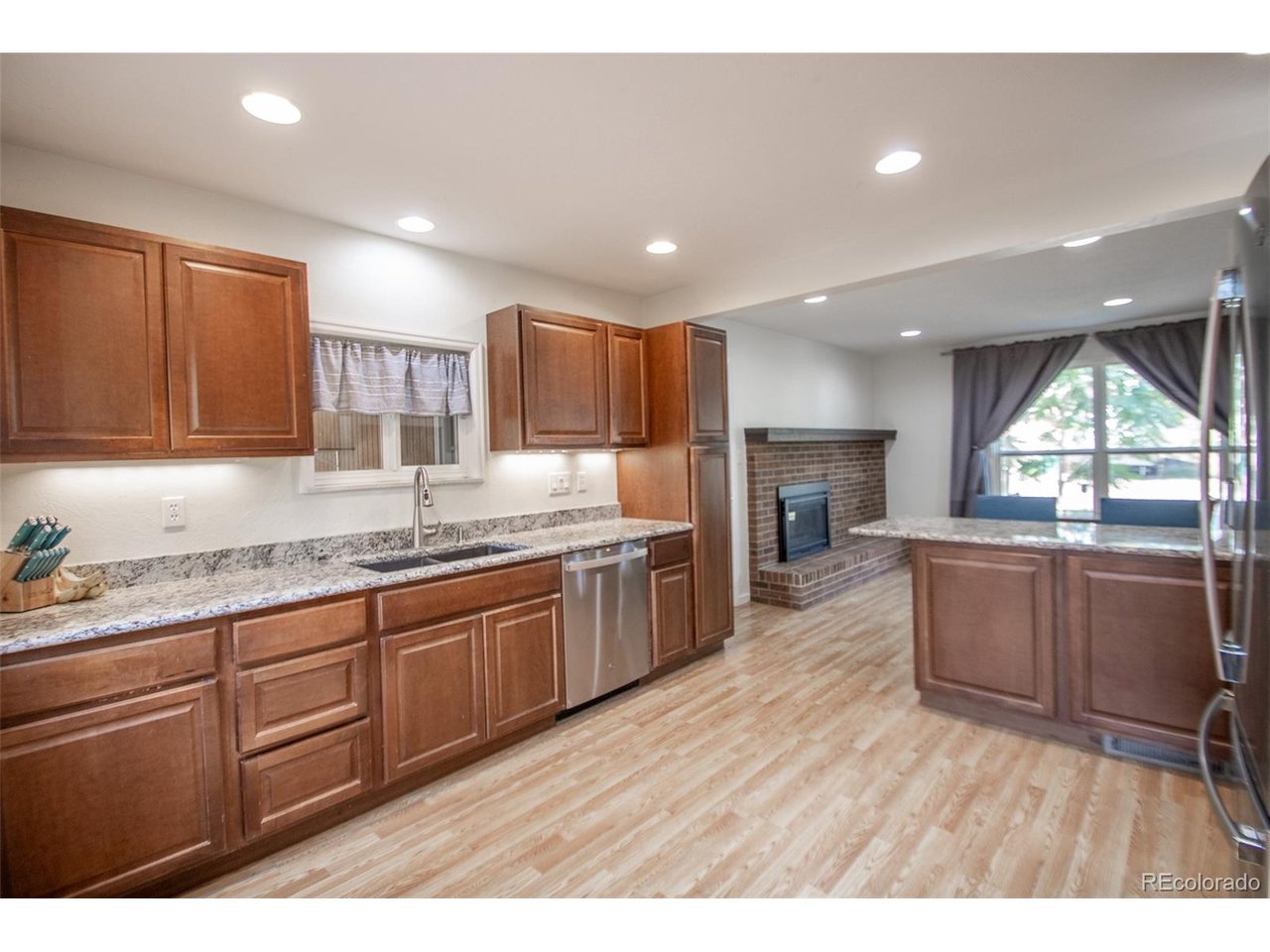 328 S 24th Ave