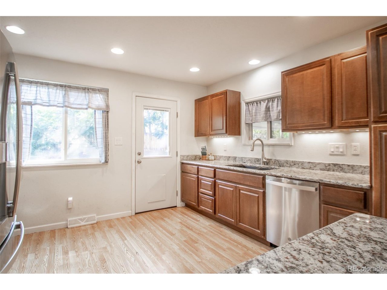 328 S 24th Ave