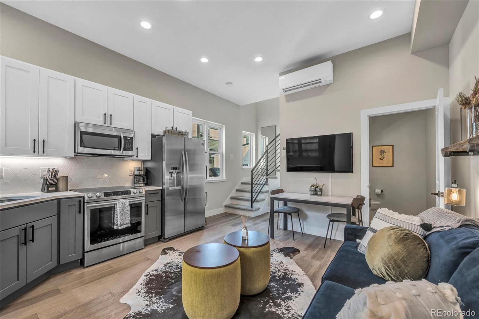 3219 W 19th Avenue Unit: 4