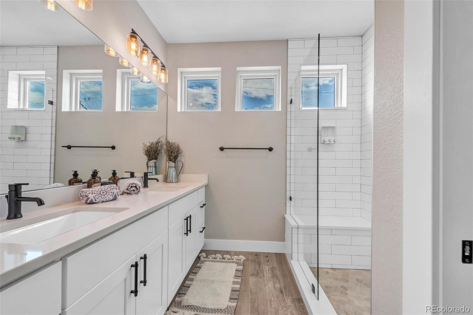 3219 W 19th Avenue Unit: 4