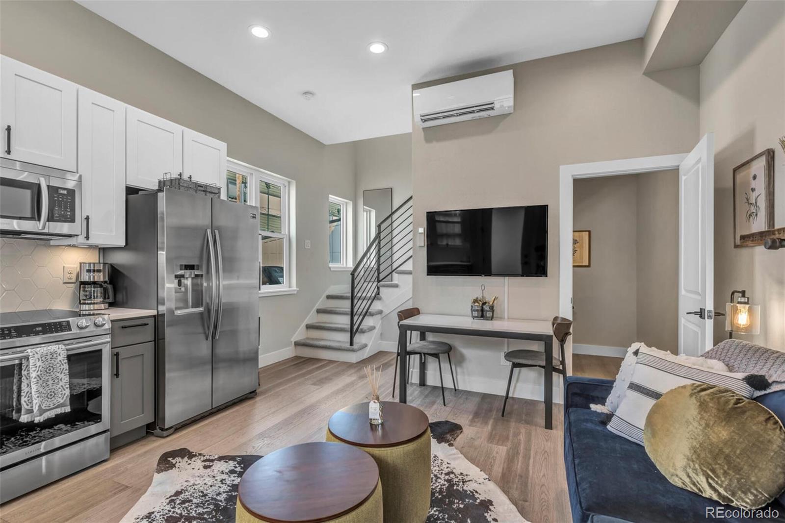 3219 W 19th Avenue Unit: 4