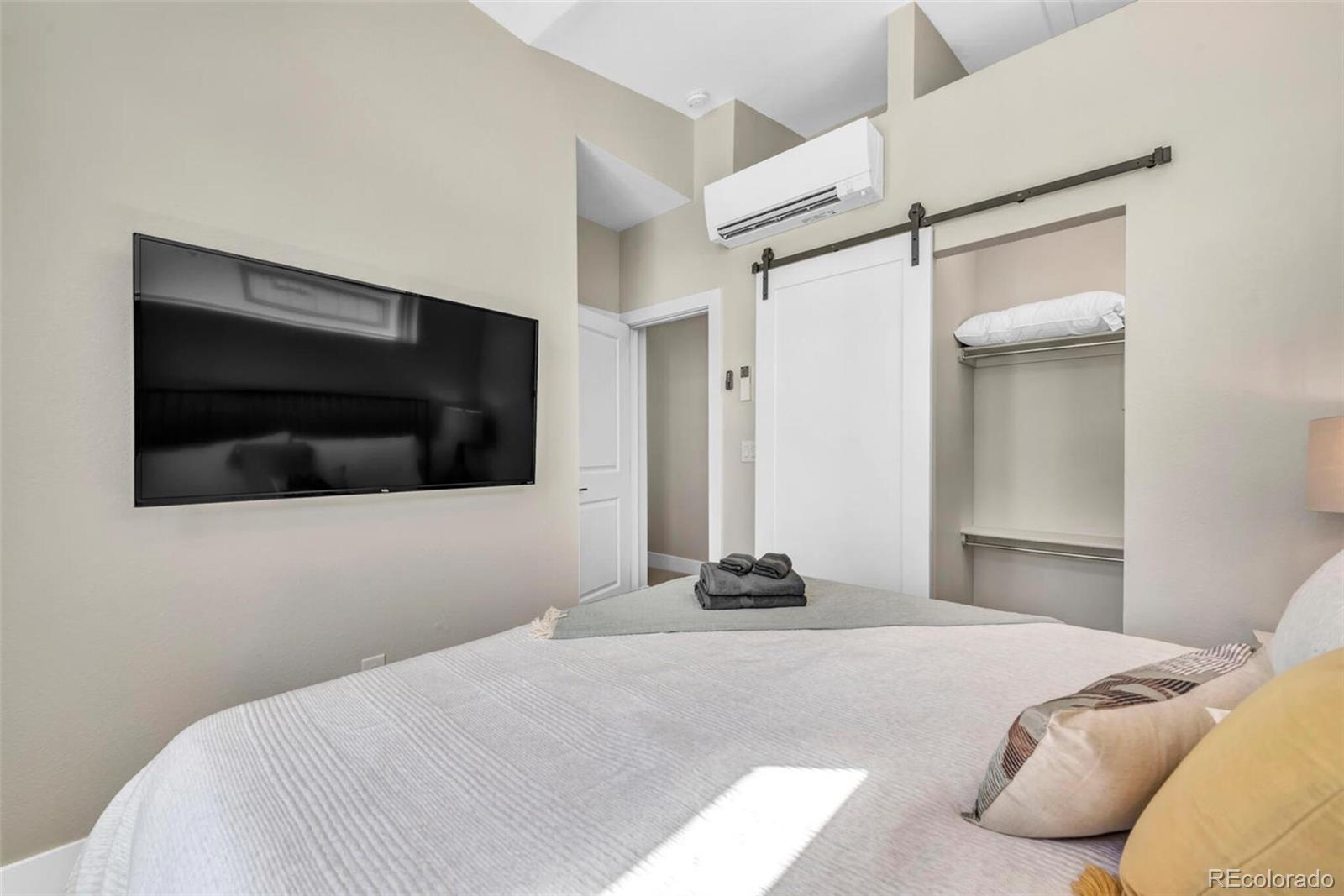 3219 W 19th Avenue Unit: 4