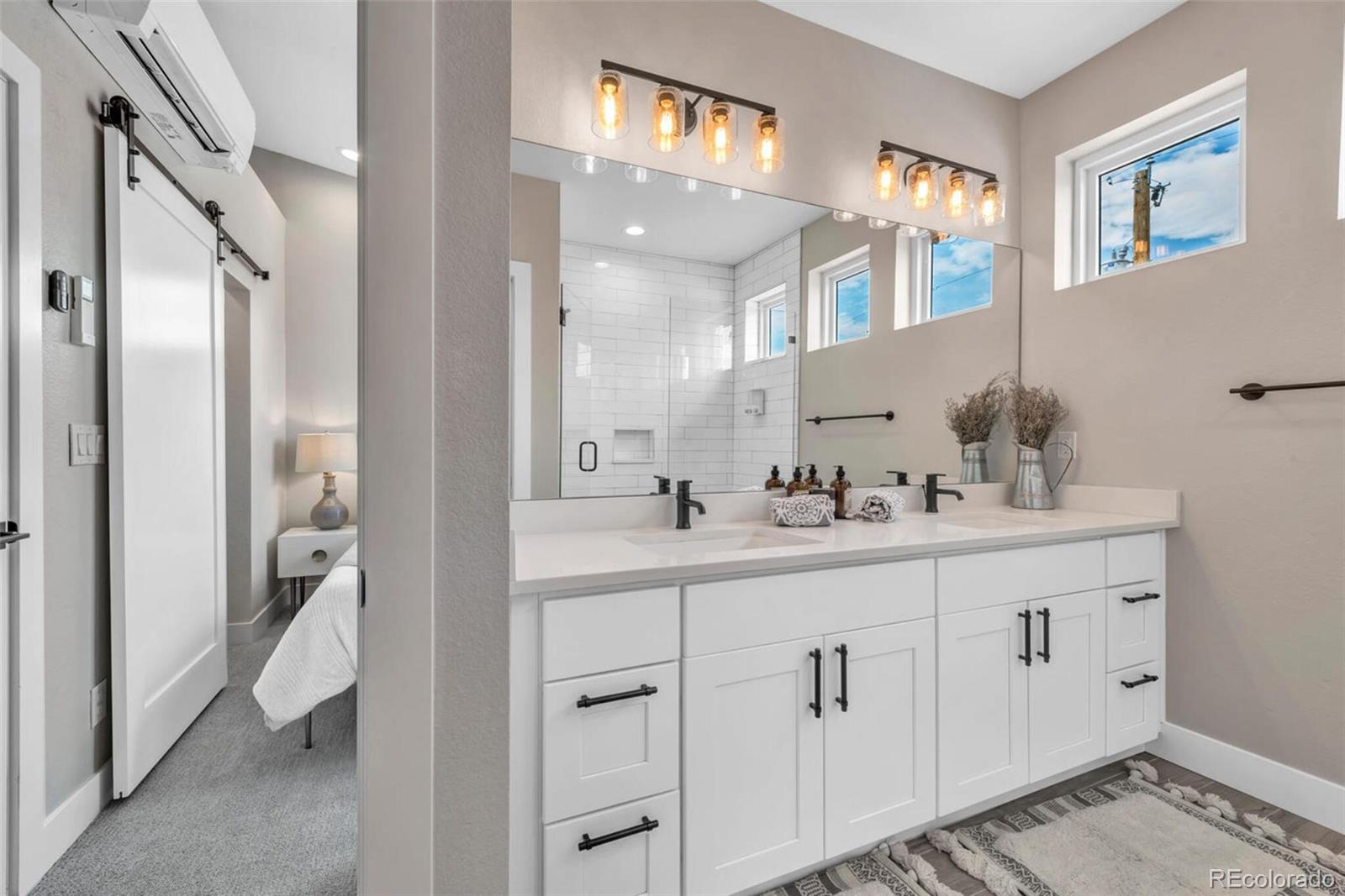 3219 W 19th Avenue Unit: 4