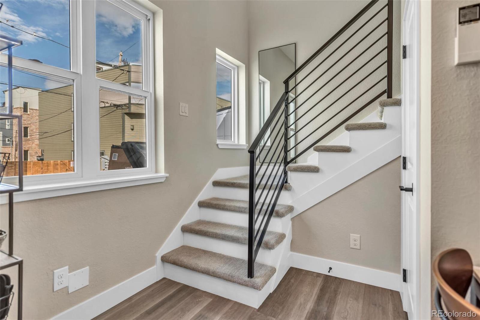 3219 W 19th Avenue Unit: 4