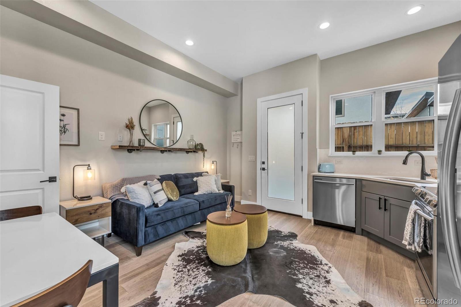 3219 W 19th Avenue Unit: 4