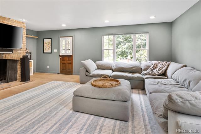 1 Hillside Drive