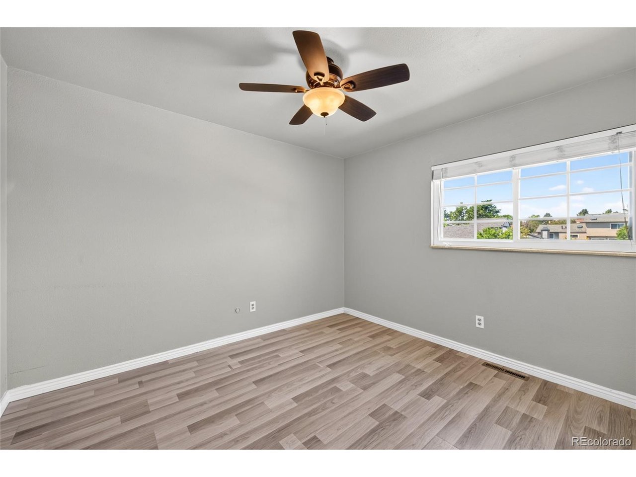 18313 E Crestline Cir