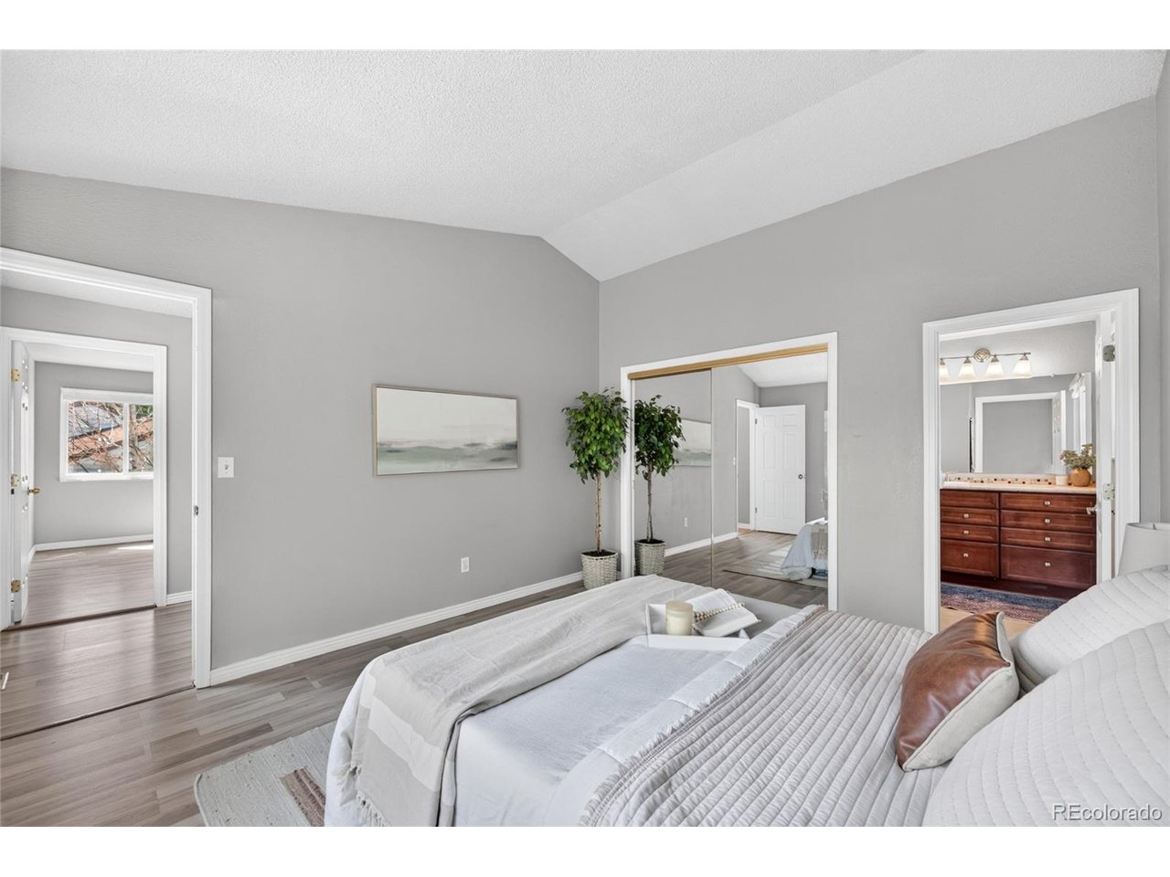 18313 E Crestline Cir