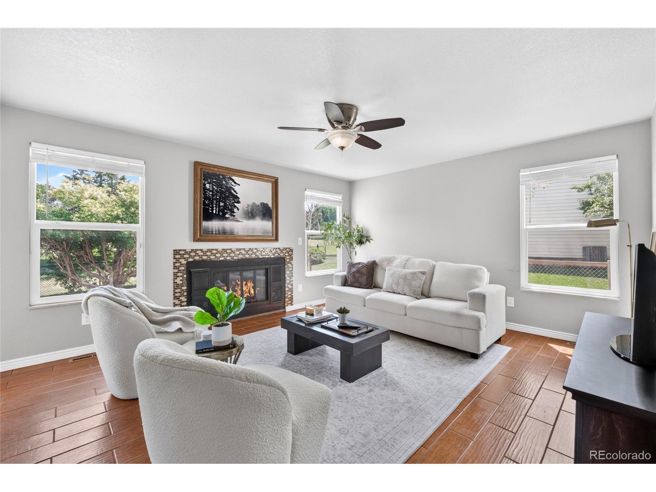 18313 E Crestline Cir