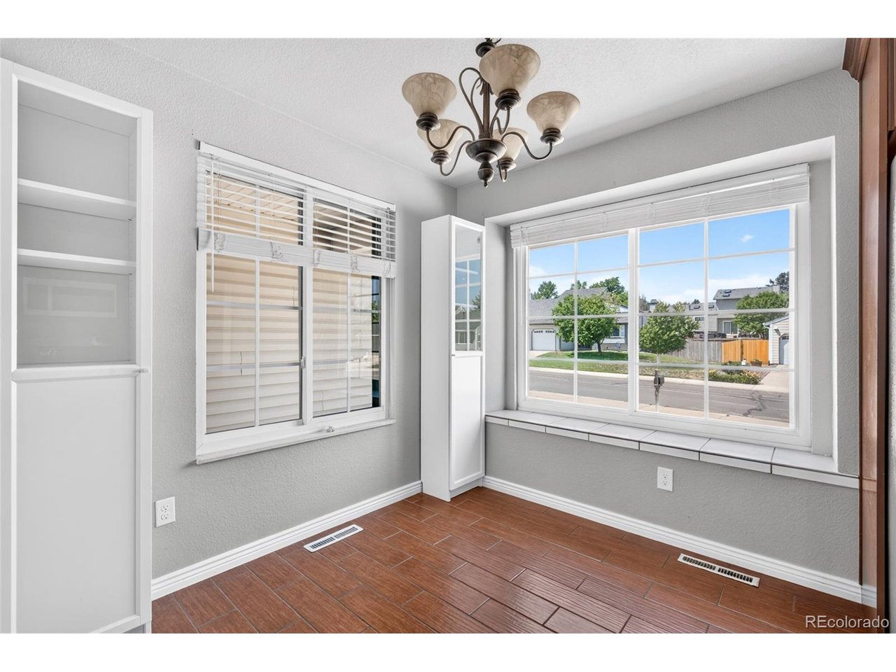18313 E Crestline Cir