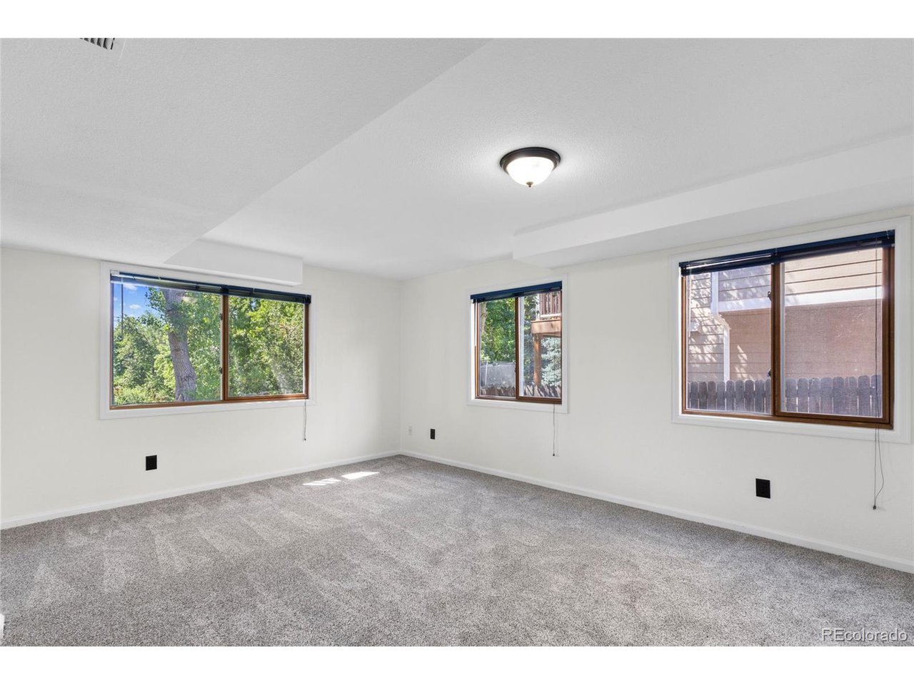 14324 W Wesley Cir