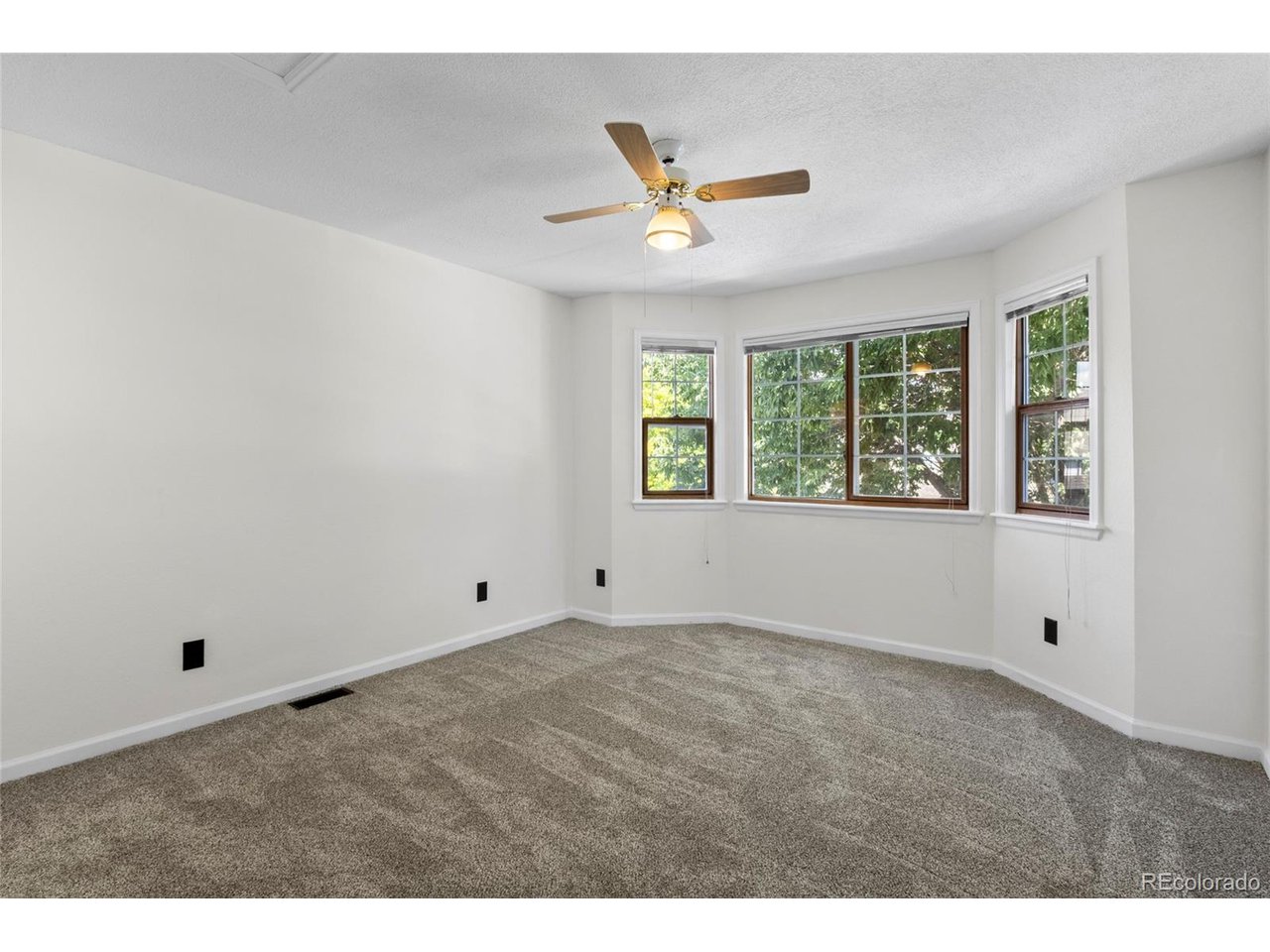 14324 W Wesley Cir
