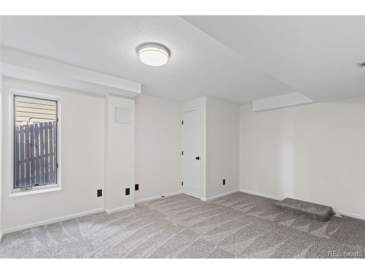 14324 W Wesley Cir