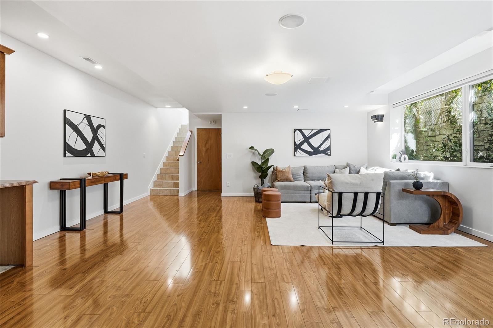 210 S Marion Parkway