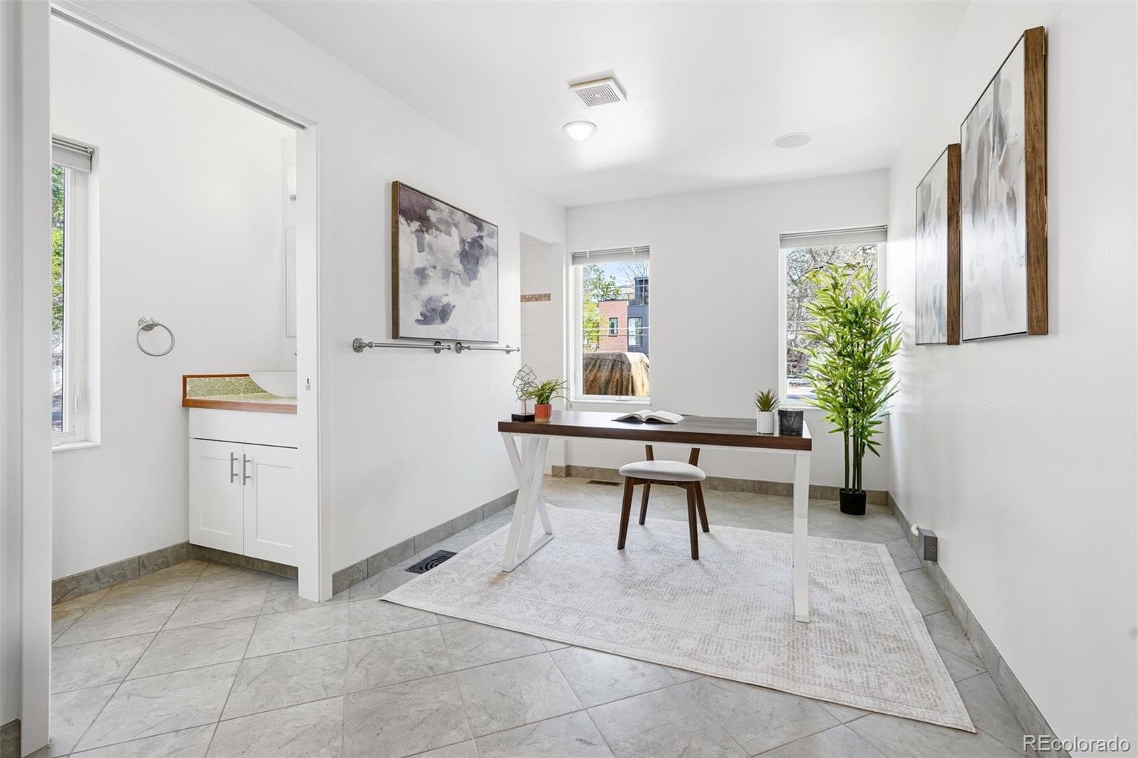 210 S Marion Parkway