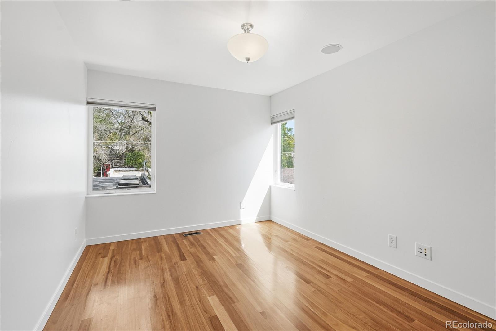 210 S Marion Parkway