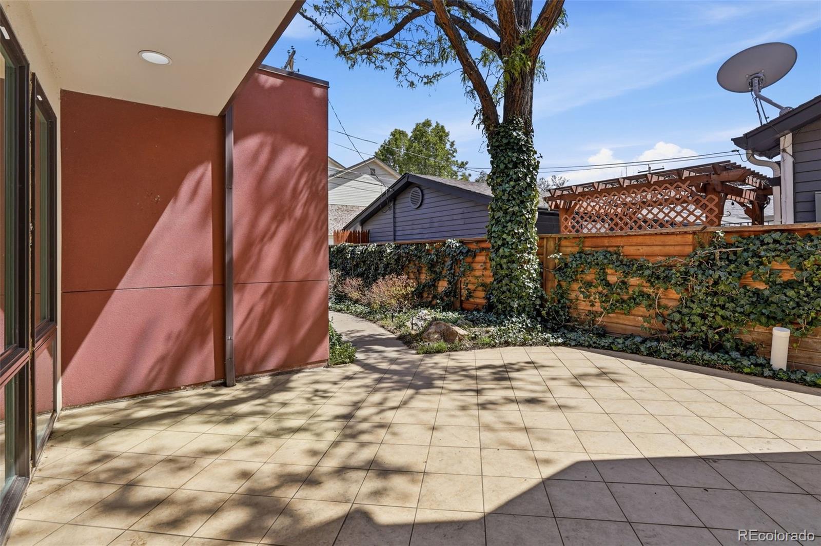 210 S Marion Parkway