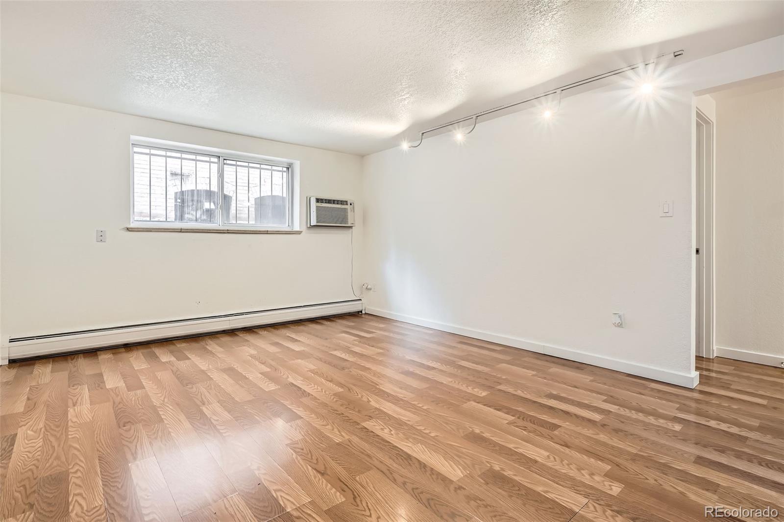1045 N Clarkson Street Unit: 105