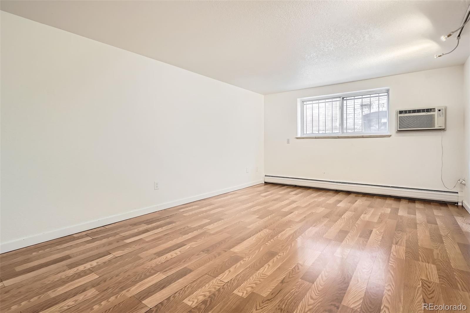 1045 N Clarkson Street Unit: 105