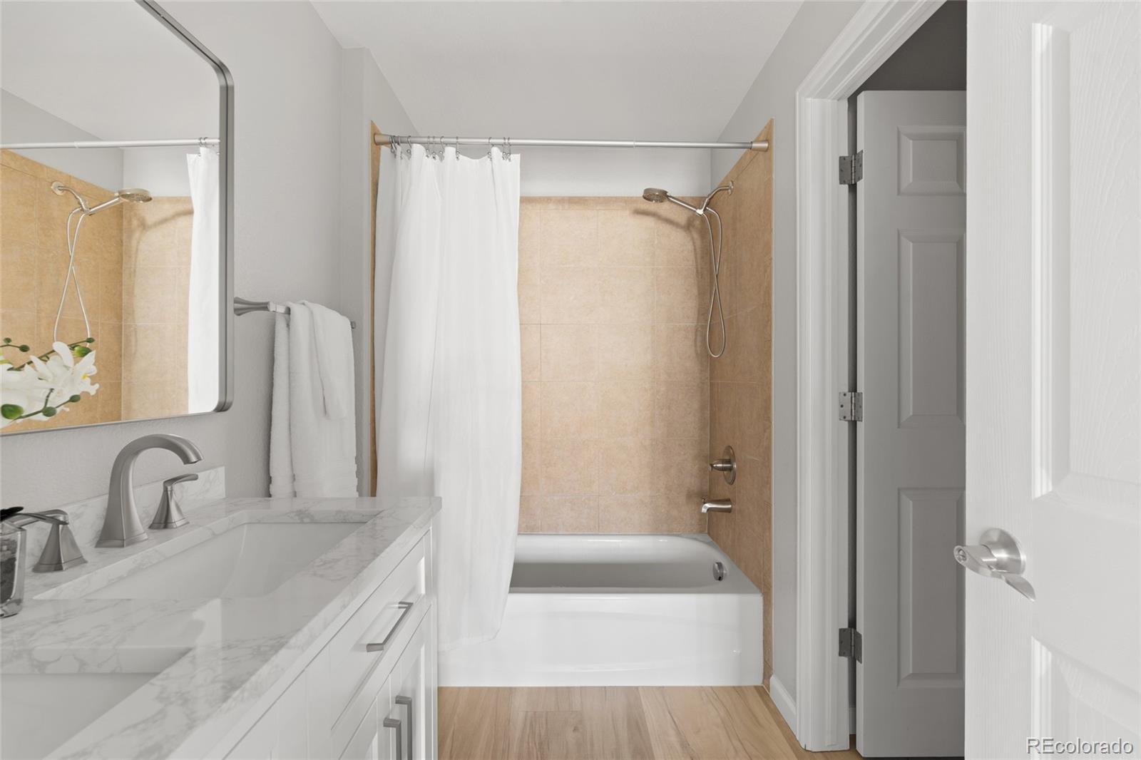22580 E Ontario Drive Unit: 204