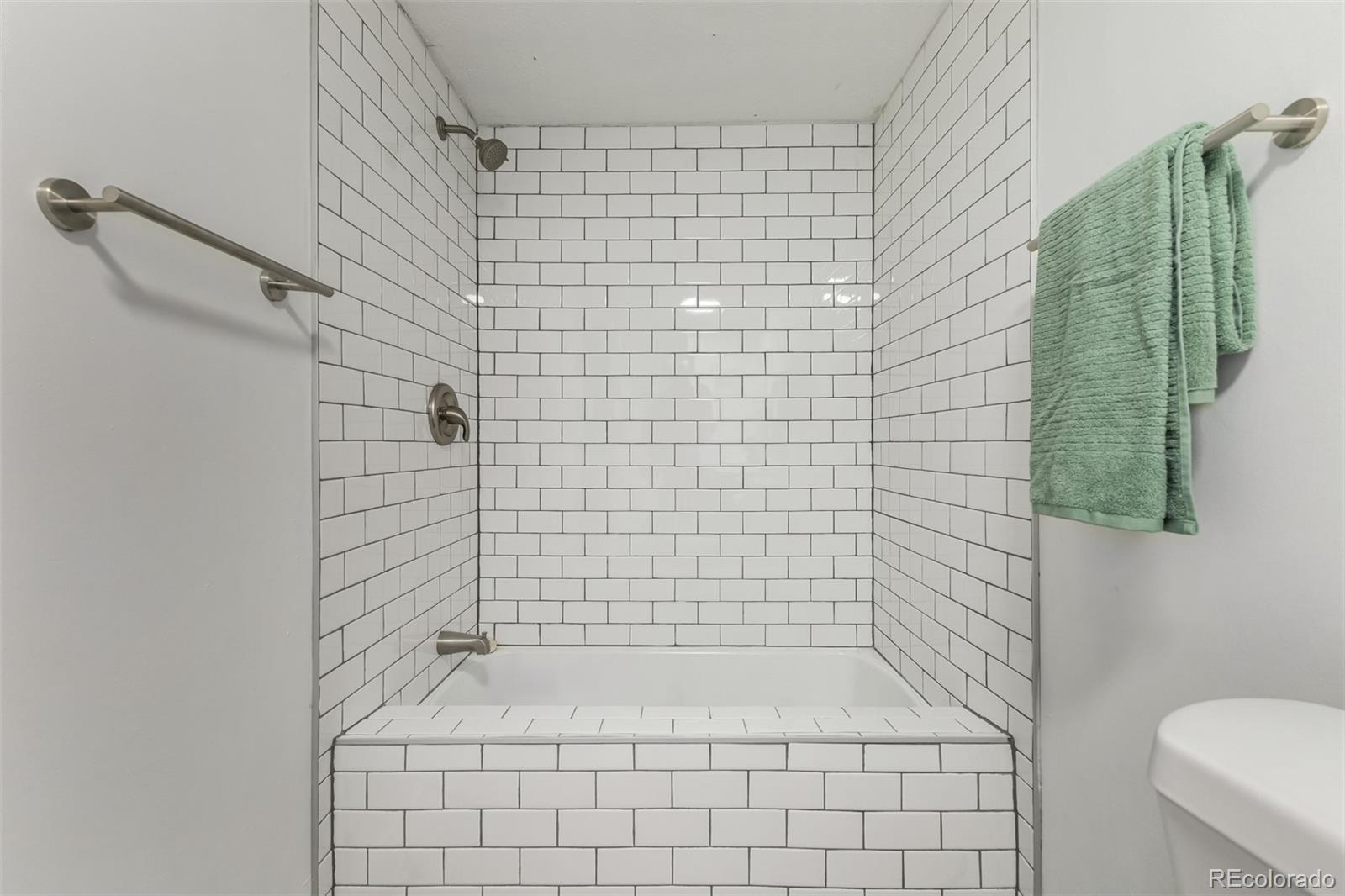 103 N Josephine Avenue