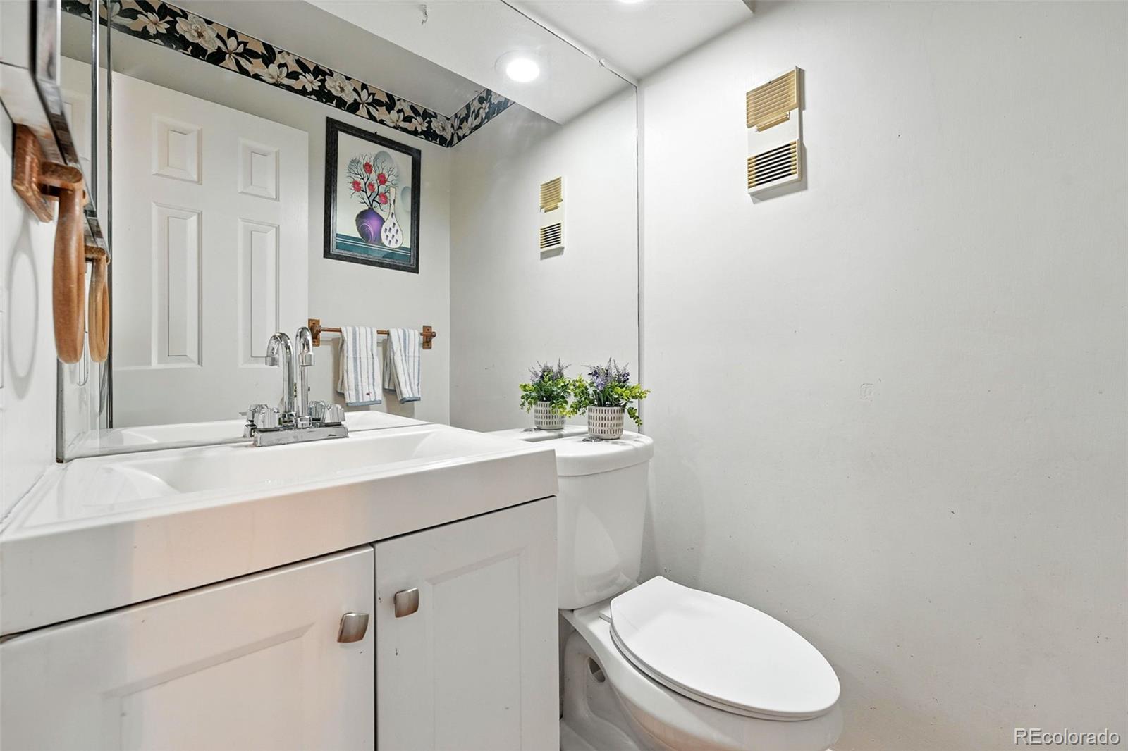 1341 S Blackhawk Way