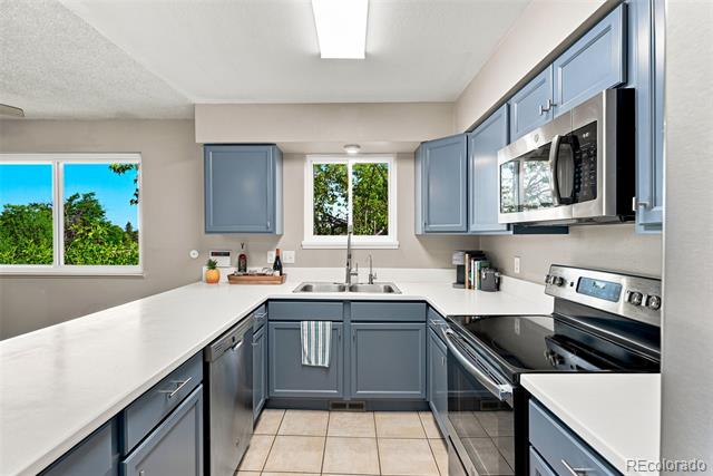 541 W Crestline Circle Unit: 10B1
