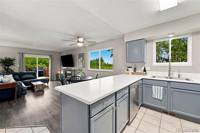 541 W Crestline Circle Unit: 10B1