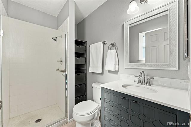 541 W Crestline Circle Unit: 10B1