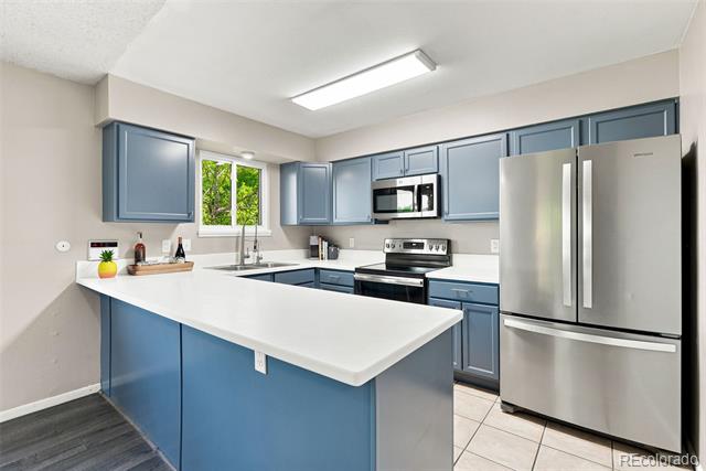 541 W Crestline Circle Unit: 10B1