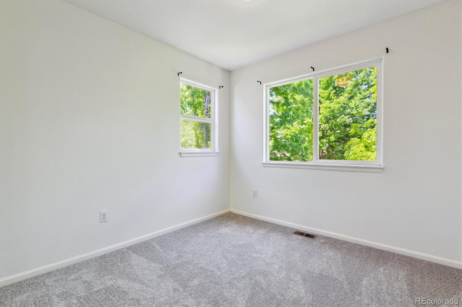9519 E Iowa Circle