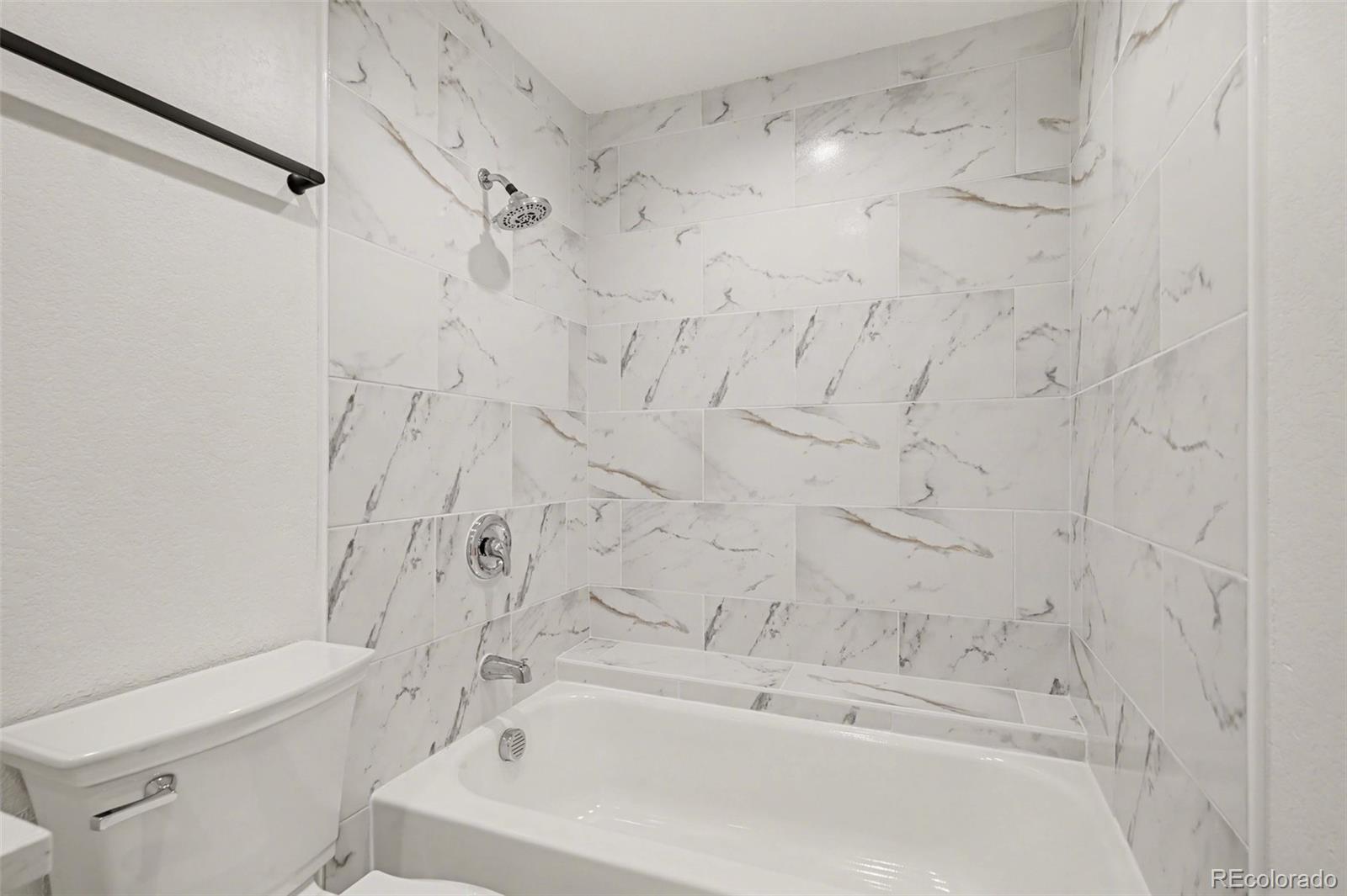 11826 W Bowles Circle