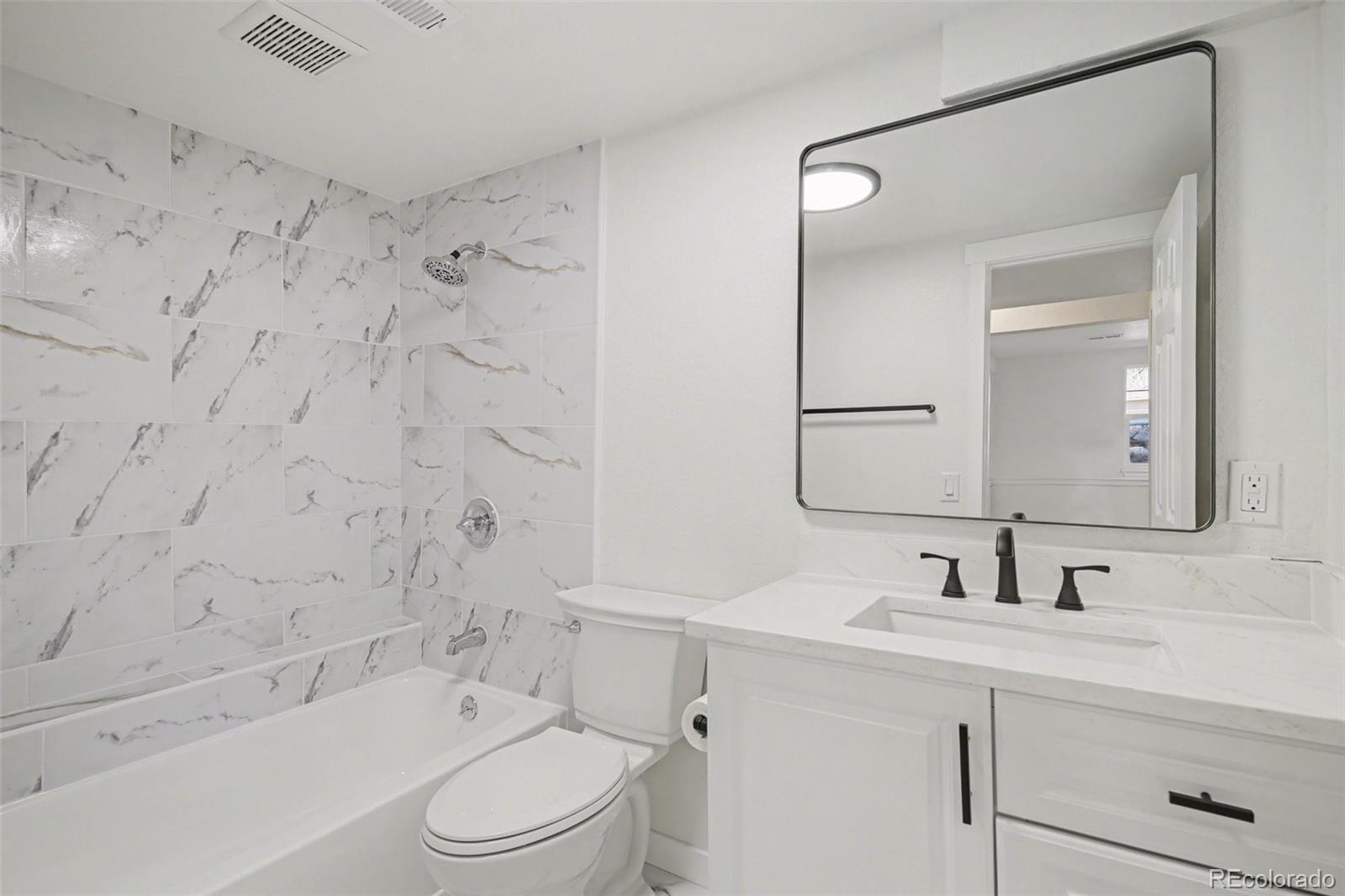 11826 W Bowles Circle