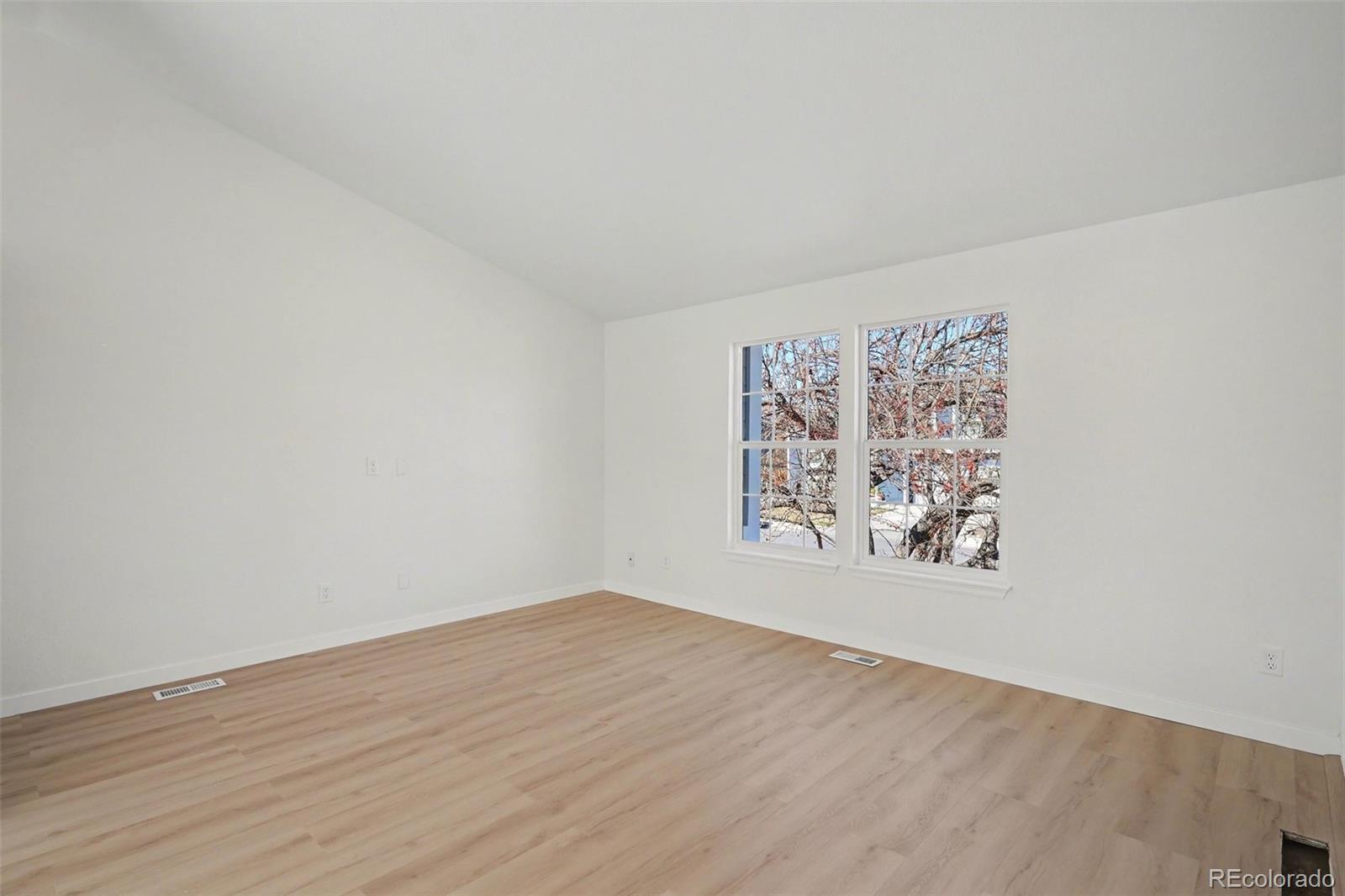 11826 W Bowles Circle