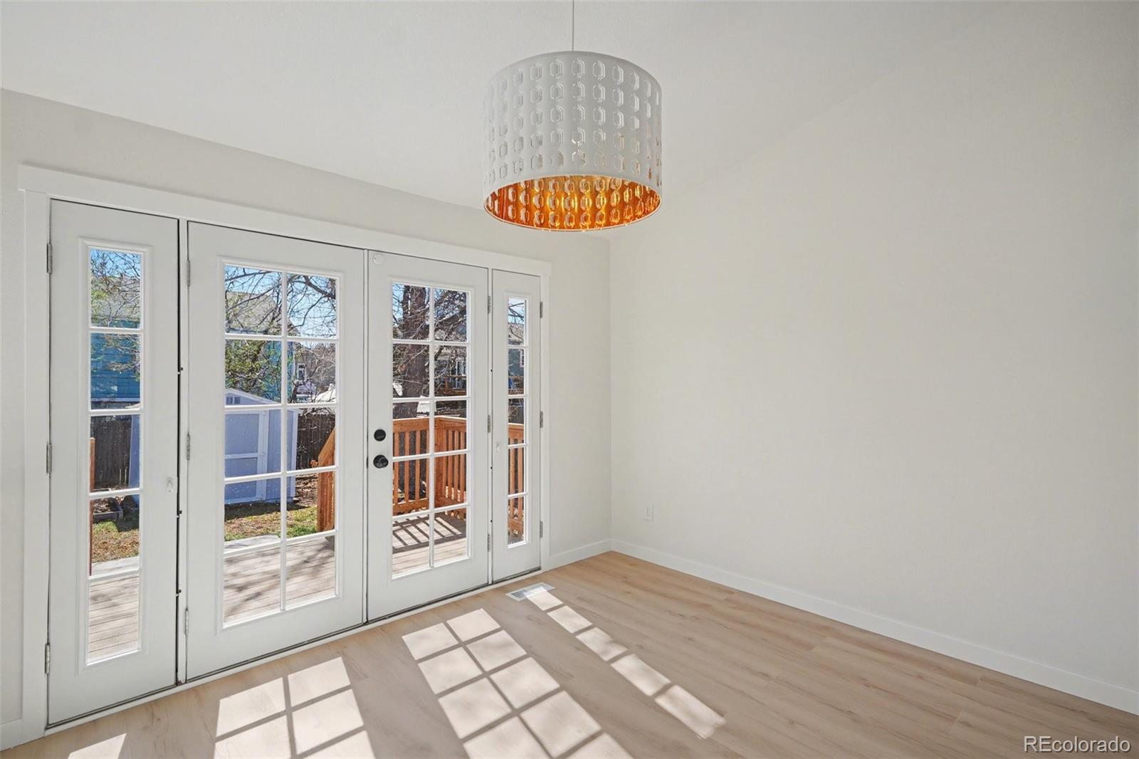 11826 W Bowles Circle