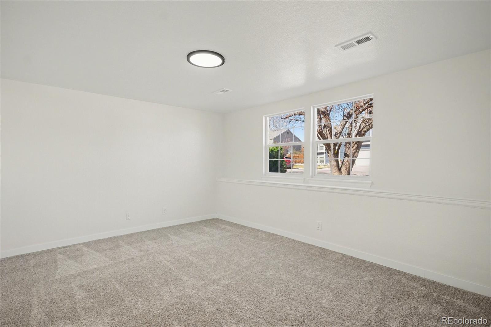 11826 W Bowles Circle