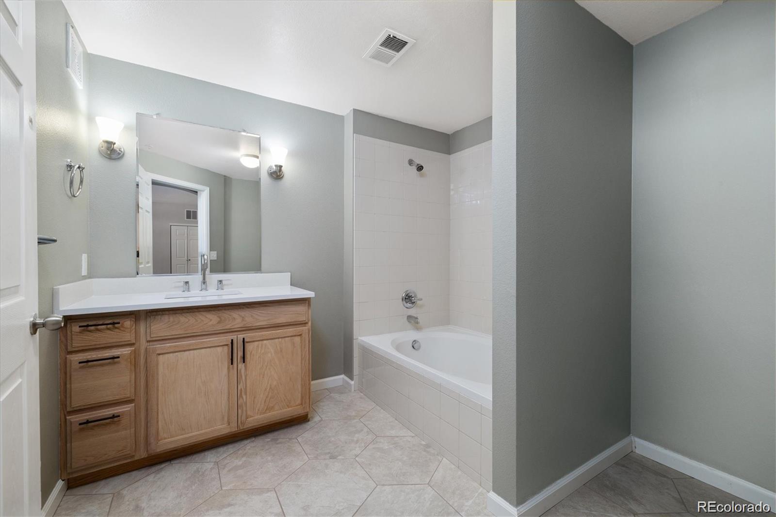 3890 S Dayton Street Unit: 105