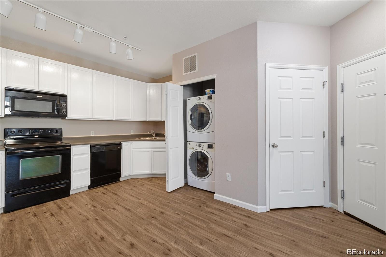 3890 S Dayton Street Unit: 105