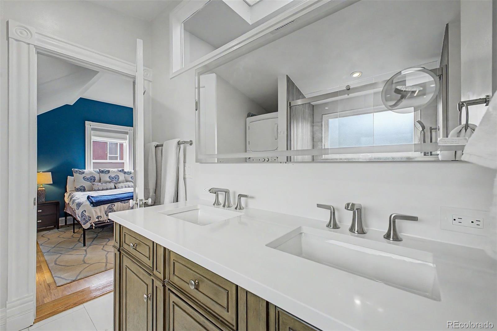 2504 Glenarm Place