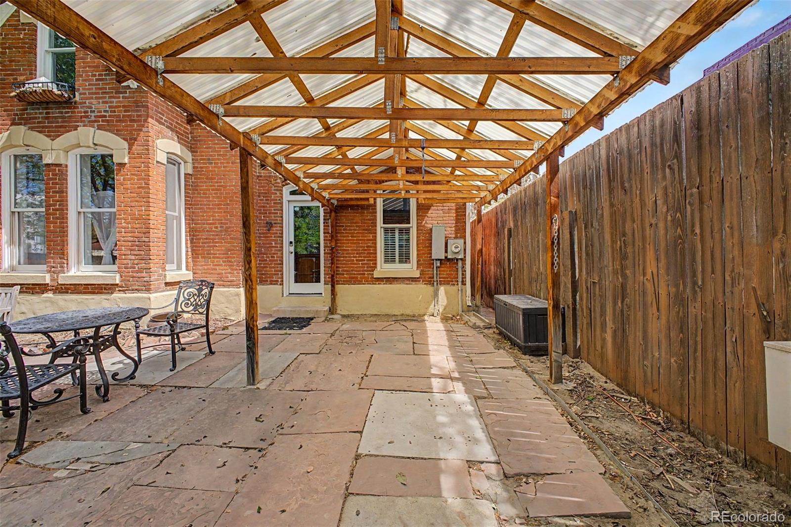 2504 Glenarm Place