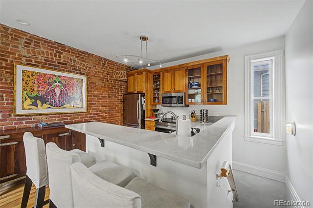 2504 Glenarm Place