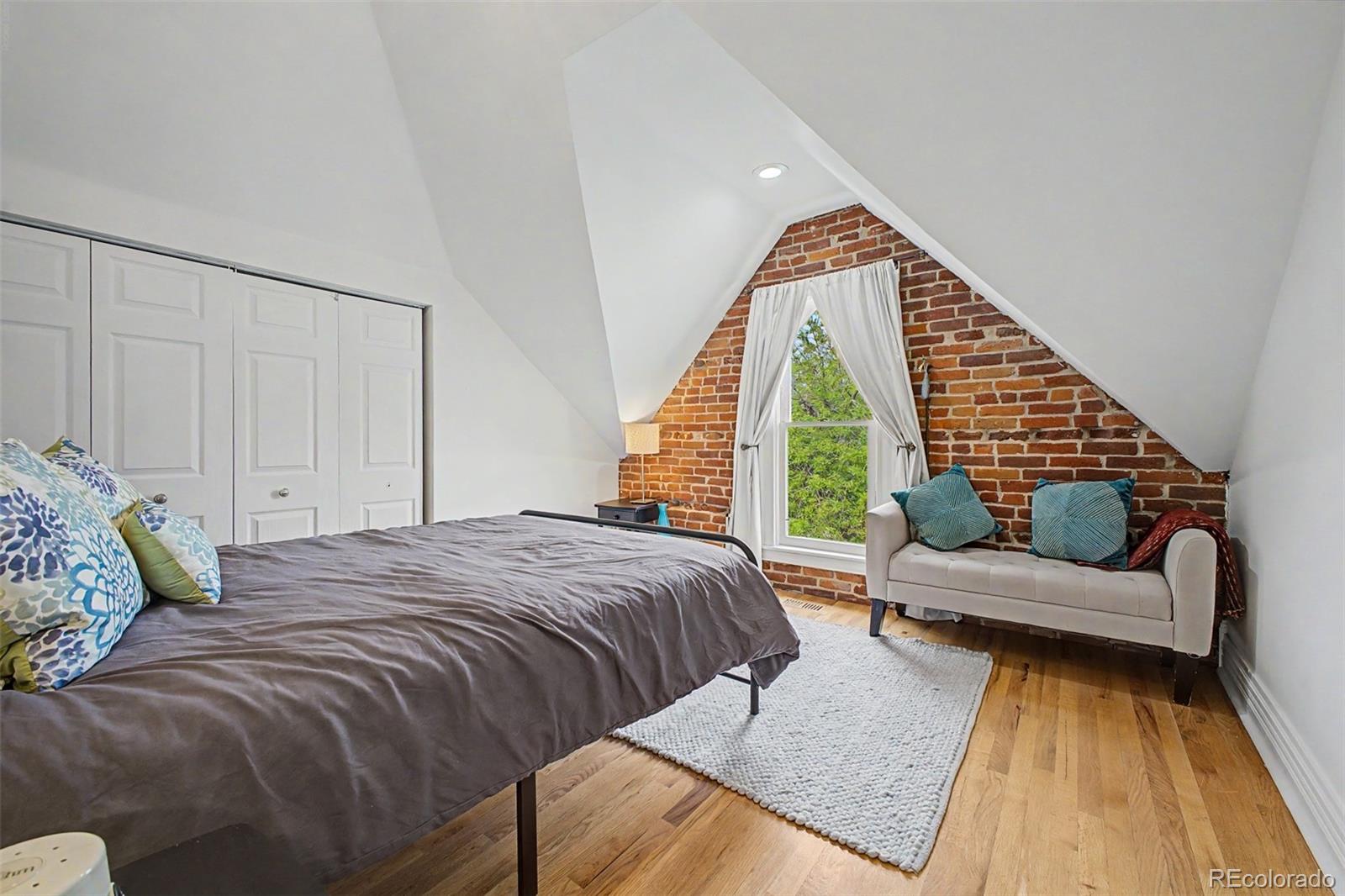 2504 Glenarm Place