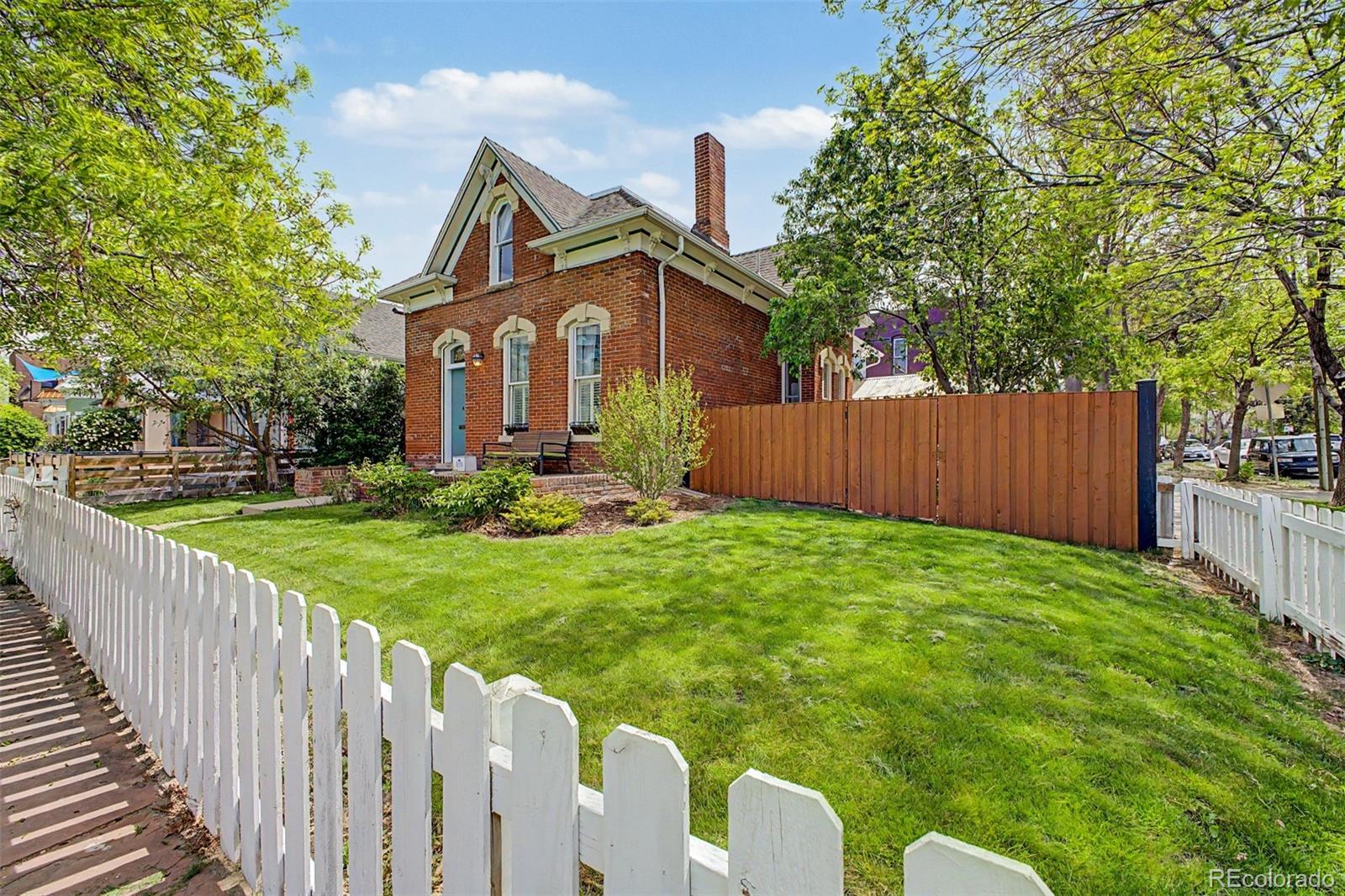 2504 Glenarm Place
